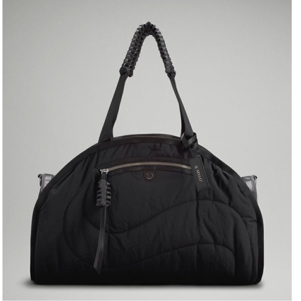New with tags Lululemon barrel bag 24L with mylo